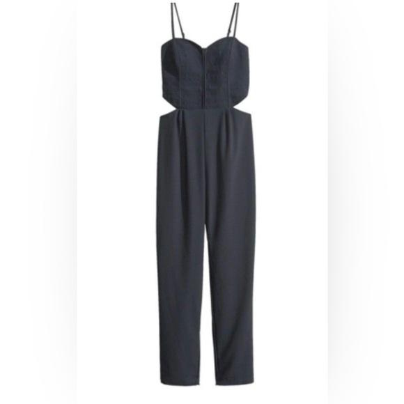 Divided by H&M size 4 cut-out jumpsuit - Picture 4 of 16